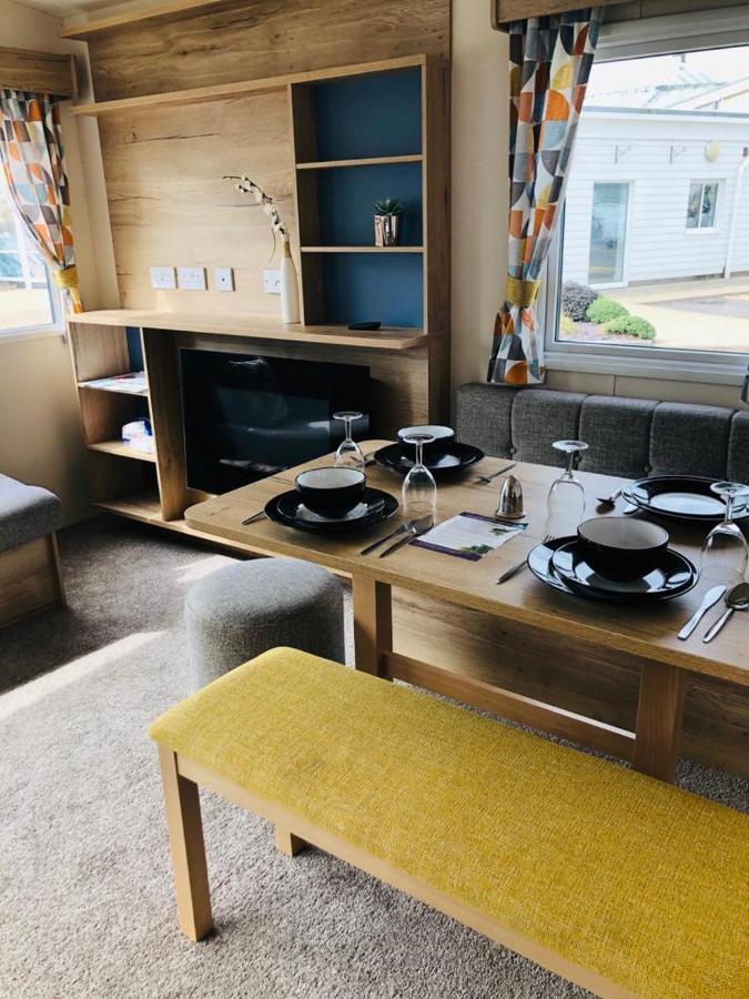 Chalet, Balcony, Bbq, Sleeps 6, Apartamento Lytchett Minster Exterior foto